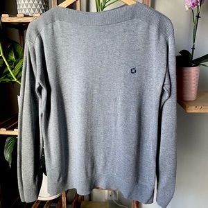 Chase - Grey sweater